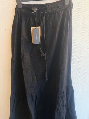 Black tassel half length skirt